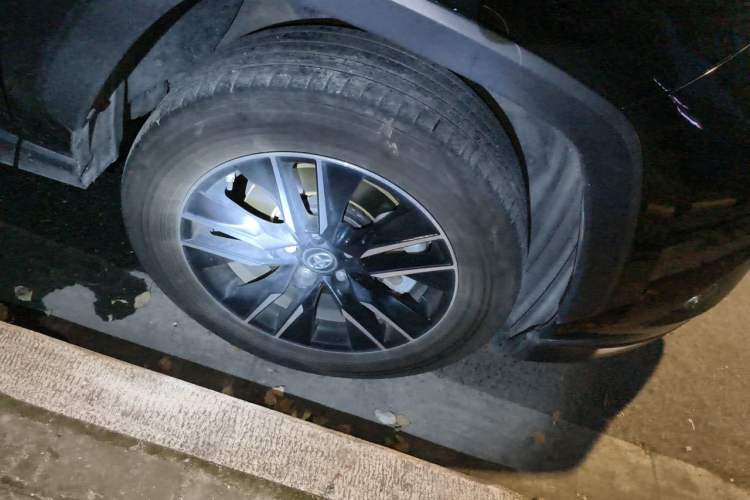 Used Toyota Wildlander New Energy 2021 High-Performance Edition 2.5L Two-Wheel Drive Powerful Version Right Front Wheel Hub