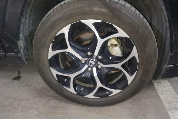 Used Toyota Wildlander New Energy 2021 High-Performance Edition 2.5L Four-Wheel Drive GT Version Right Front Wheel Hub