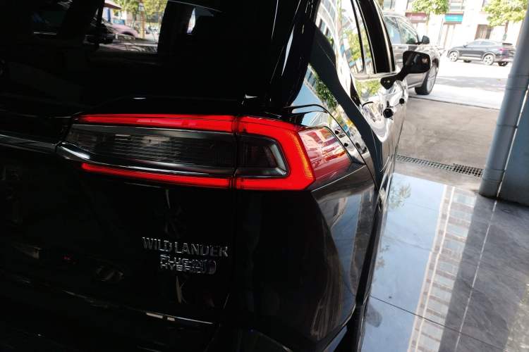 Used Toyota Wildlander New Energy 2021 High-Performance Edition 2.5L Four-Wheel Drive Powerful Version Right Rear Taillight