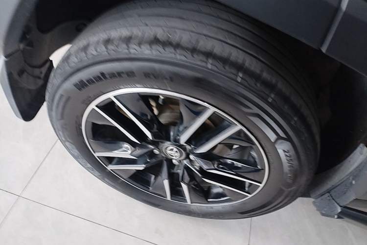 Used Toyota Wildlander New Energy 2021 High-Performance Edition 2.5L Two-Wheel Drive Powerful Version Right Rear Wheel Hub