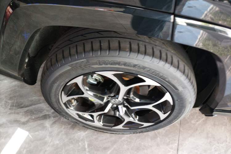 Used Toyota Wildlander New Energy 2021 High-Performance Edition 2.5L Four-Wheel Drive Powerful Version Right Rear Wheel Hub