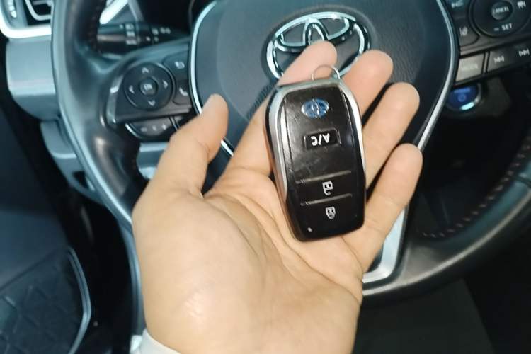 Used Toyota Wildlander New Energy 2021 High-Performance Edition 2.5L Two-Wheel Drive Powerful Version Vehicle Key
