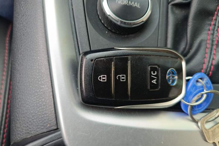 Used Toyota Wildlander New Energy 2021 High-Performance Edition 2.5L Two-Wheel Drive Powerful Version Vehicle Key