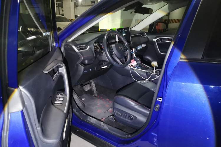 Used Toyota Wildlander New Energy 2021 High-Performance Edition 2.5L Two-Wheel Drive Powerful Version Driver Seat