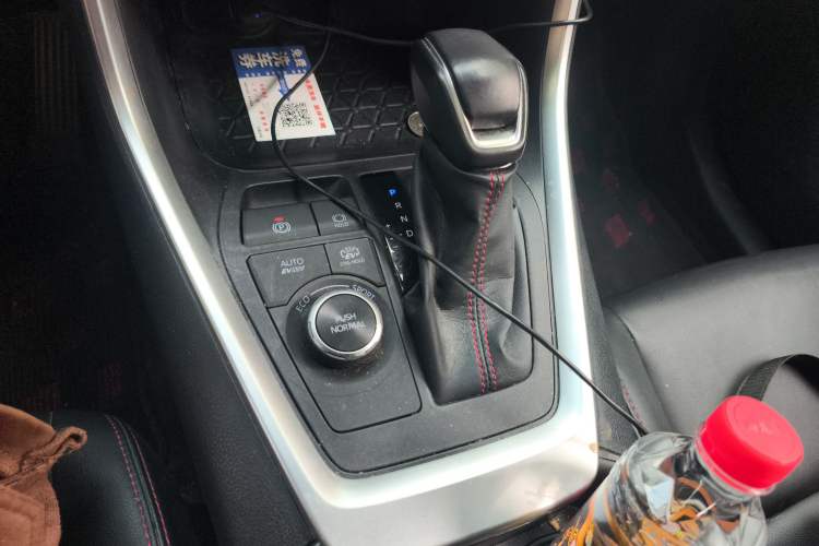 Used Toyota Wildlander New Energy 2021 High-Performance Edition 2.5L Two-Wheel Drive Powerful Version Gear Lever