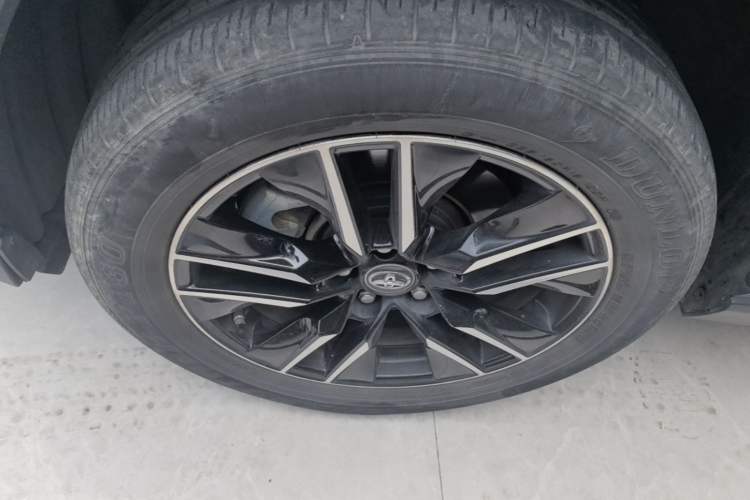 Used Toyota Wildlander New Energy 2021 High-Performance Edition 2.5L Two-Wheel Drive Powerful Version Left Front Wheel Hub