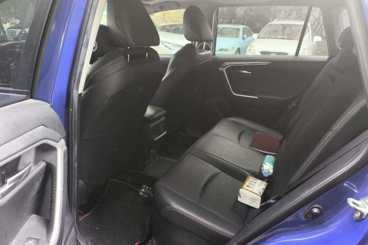 Used Toyota Wildlander New Energy 2021 High-Performance Edition 2.5L Two-Wheel Drive Powerful Version Left Rear Seat
