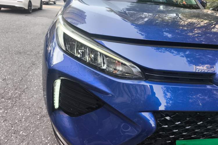 Used Toyota Wildlander New Energy 2021 High-Performance Edition 2.5L Two-Wheel Drive Powerful Version Right Front Headlight