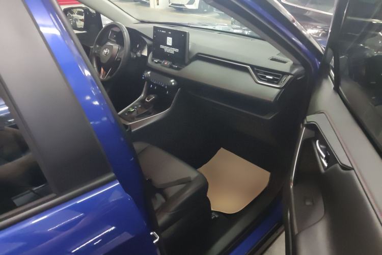 Used Toyota Wildlander New Energy 2021 High-Performance Edition 2.5L Four-Wheel Drive Powerful Version Right Front Seat