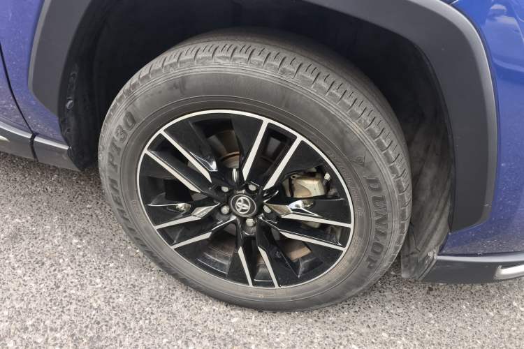 Used Toyota Wildlander New Energy 2021 High-Performance Edition 2.5L Two-Wheel Drive Powerful Version Right Front Wheel Hub