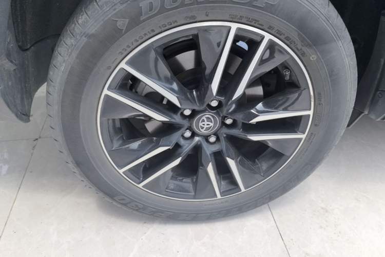 Used Toyota Wildlander New Energy 2021 High-Performance Edition 2.5L Two-Wheel Drive Powerful Version Right Rear Wheel Hub