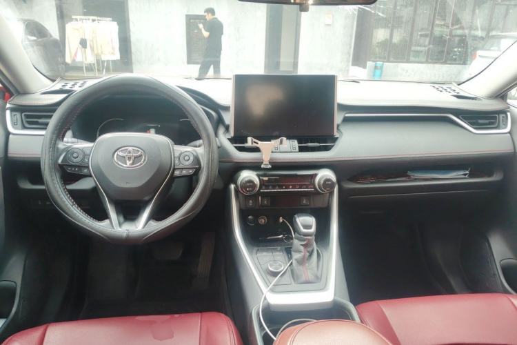 Used Toyota Wildlander New Energy 2021 High-Performance Edition 2.5L Two-Wheel Drive Powerful Version Center Console