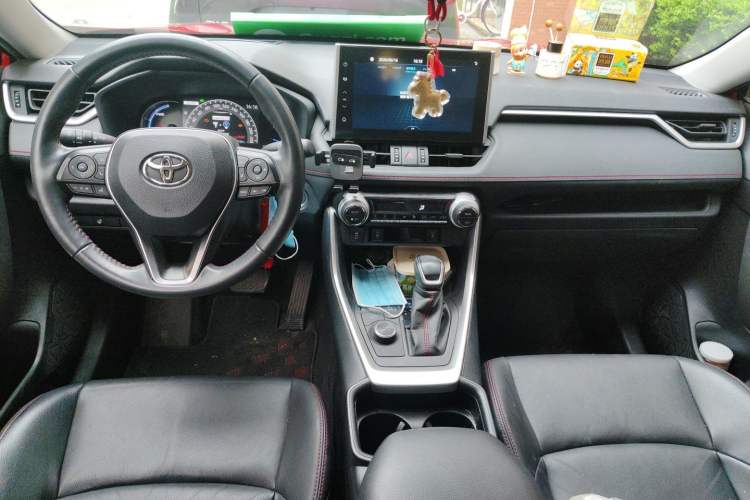 Used Toyota Wildlander New Energy 2021 High-Performance Edition 2.5L Two-Wheel Drive Powerful Version Center Console