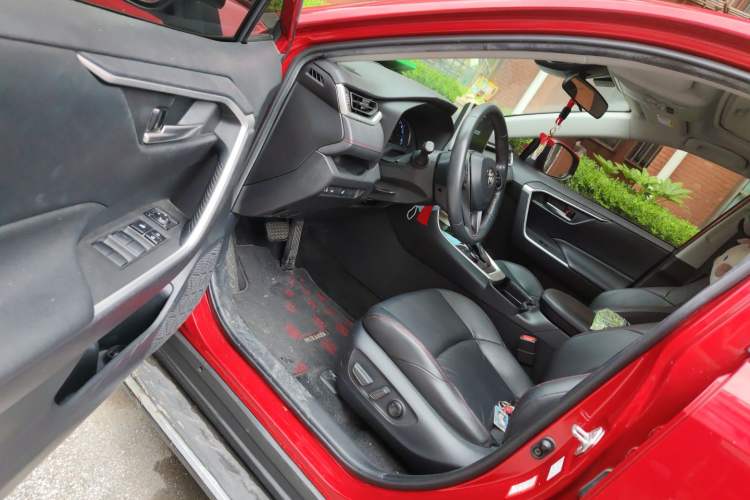 Used Toyota Wildlander New Energy 2021 High-Performance Edition 2.5L Two-Wheel Drive Powerful Version Driver Seat