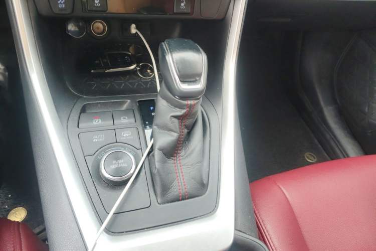 Used Toyota Wildlander New Energy 2021 High-Performance Edition 2.5L Two-Wheel Drive Powerful Version Gear Lever