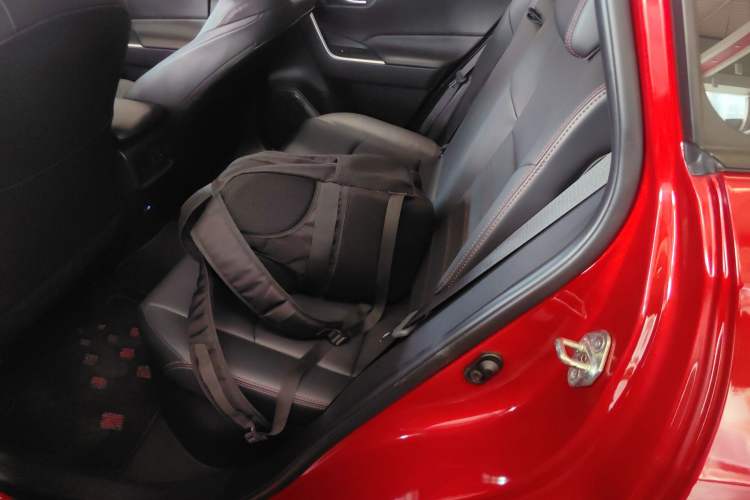 Used Toyota Wildlander New Energy 2021 High-Performance Edition 2.5L Two-Wheel Drive Powerful Version Interior 4