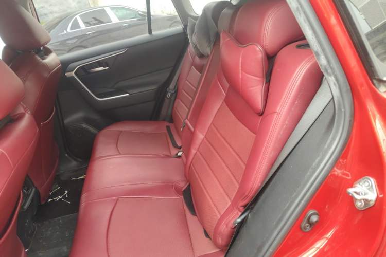 Used Toyota Wildlander New Energy 2021 High-Performance Edition 2.5L Two-Wheel Drive Powerful Version Left Rear Seat