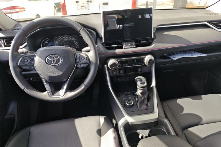 Used Toyota Wildlander New Energy 2021 High-Performance Edition 2.5L Two-Wheel Drive Powerful Version Center Console
