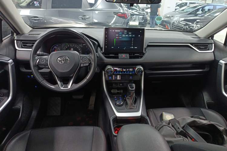 Used Toyota Wildlander New Energy 2021 High-Performance Edition 2.5L Two-Wheel Drive Powerful Version Center Console