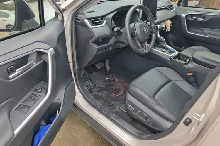 Used Toyota Wildlander New Energy 2021 High-Performance Edition 2.5L Two-Wheel Drive Powerful Version Driver Seat
