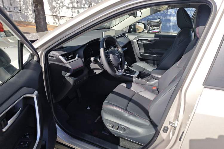 Used Toyota Wildlander New Energy 2021 High-Performance Edition 2.5L Two-Wheel Drive Powerful Version Driver Seat