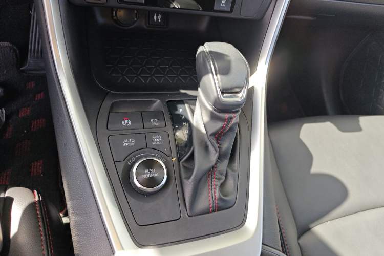 Used Toyota Wildlander New Energy 2021 High-Performance Edition 2.5L Two-Wheel Drive Powerful Version Gear Lever
