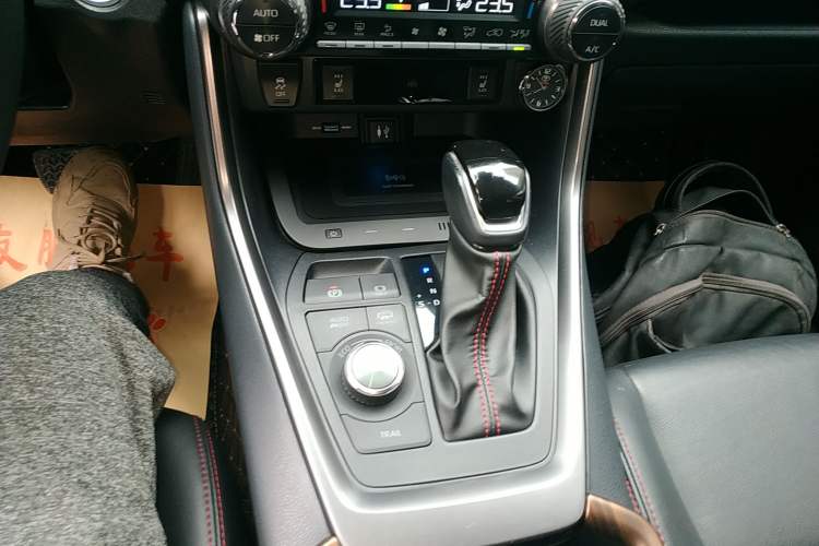 Used Toyota Wildlander New Energy 2021 High-Performance Edition 2.5L Four-Wheel Drive GT Version Gear Lever