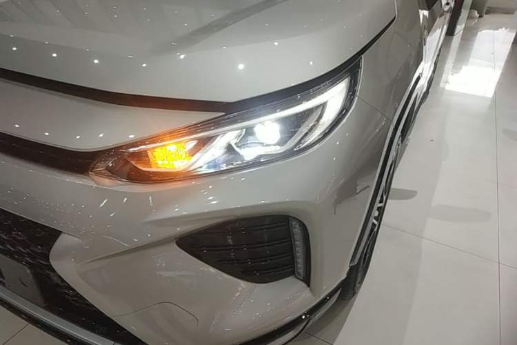 Used Toyota Wildlander New Energy 2021 High-Performance Edition 2.5L Four-Wheel Drive GT Version Left Front Headlight