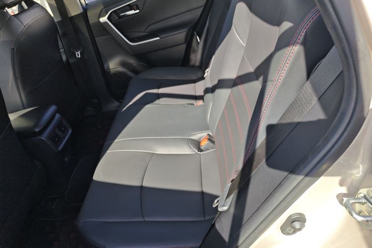 Used Toyota Wildlander New Energy 2021 High-Performance Edition 2.5L Two-Wheel Drive Powerful Version Left Rear Seat