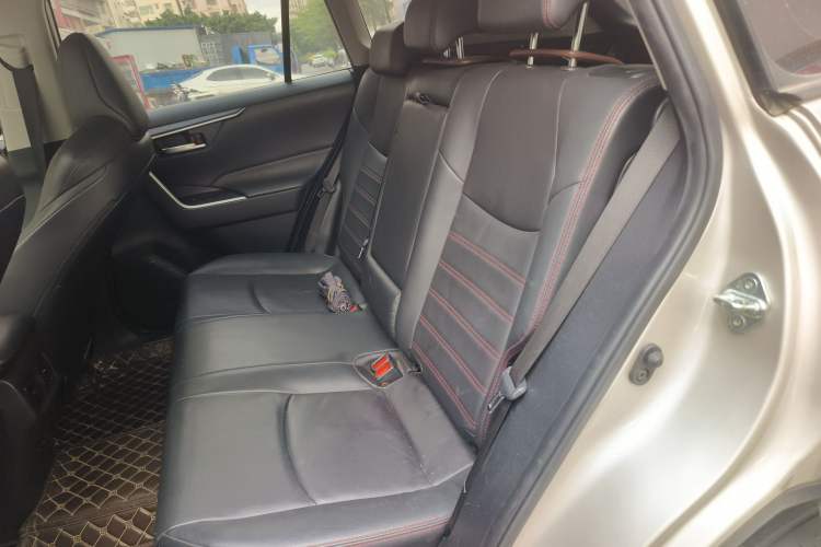 Used Toyota Wildlander New Energy 2021 High-Performance Edition 2.5L Two-Wheel Drive Powerful Version Left Rear Seat