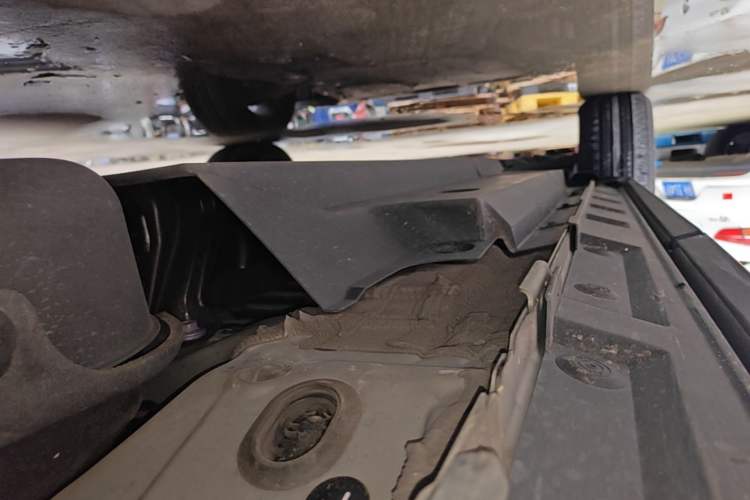 Used Toyota Wildlander New Energy 2021 High-Performance Edition 2.5L Two-Wheel Drive Powerful Version Left Side Sill