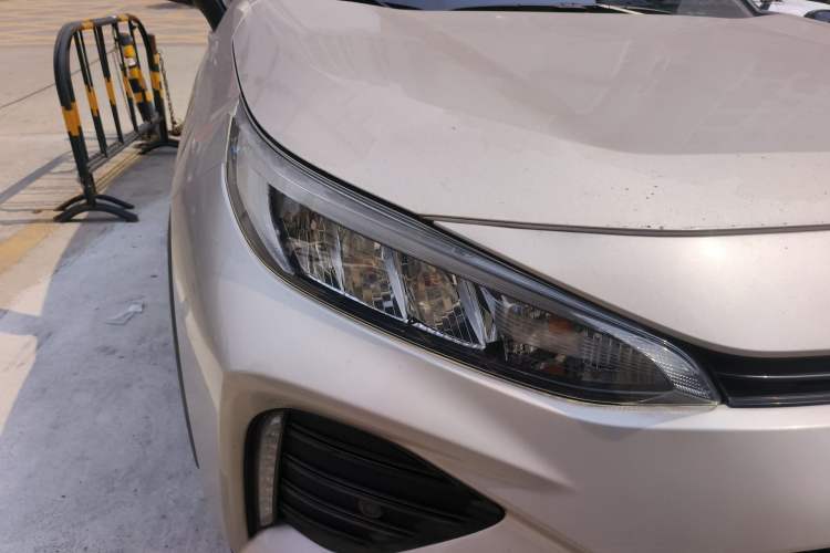 Used Toyota Wildlander New Energy 2021 High-Performance Edition 2.5L Two-Wheel Drive Powerful Version Right Front Headlight
