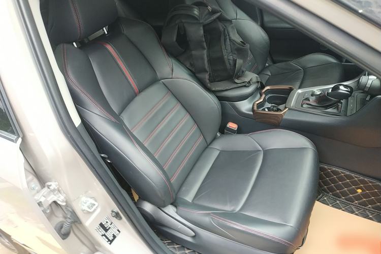 Used Toyota Wildlander New Energy 2021 High-Performance Edition 2.5L Four-Wheel Drive GT Version Right Front Seat
