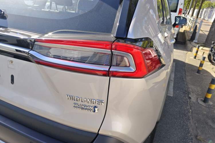 Used Toyota Wildlander New Energy 2021 High-Performance Edition 2.5L Two-Wheel Drive Powerful Version Right Rear Taillight