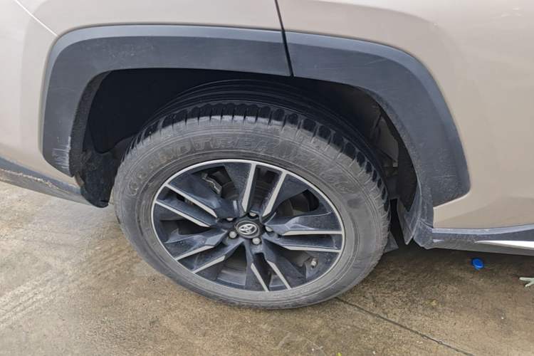 Used Toyota Wildlander New Energy 2021 High-Performance Edition 2.5L Two-Wheel Drive Powerful Version Right Rear Wheel Hub