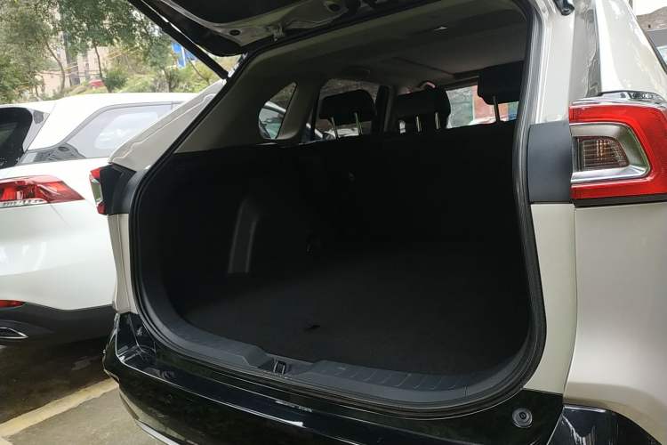Used Toyota Wildlander New Energy 2021 High-Performance Edition 2.5L Four-Wheel Drive GT Version Trunk