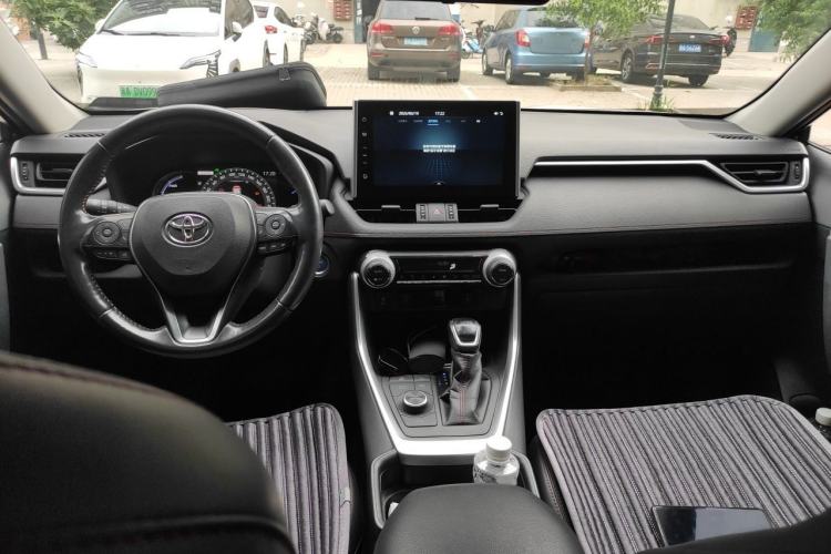 Used Toyota Wildlander New Energy 2021 High-Performance Edition 2.5L Four-Wheel Drive GT Version Center Console