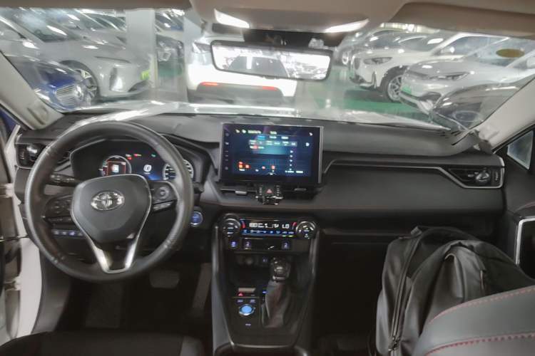 Used Toyota Wildlander New Energy 2021 High-Performance Edition 2.5L Four-Wheel Drive GT Version Center Console