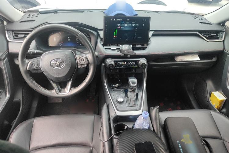 Used Toyota Wildlander New Energy 2021 High-Performance Edition 2.5L Four-Wheel Drive GT Version Center Console