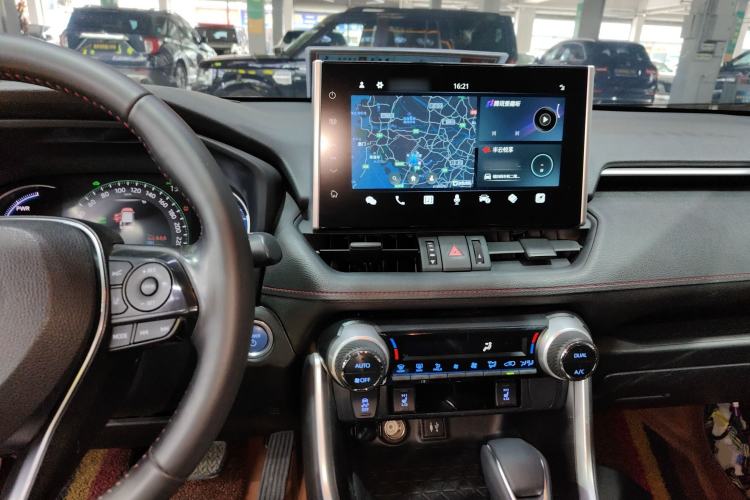 Used Toyota Wildlander New Energy 2021 High-Performance Edition 2.5L Two-Wheel Drive Powerful Version Center Console