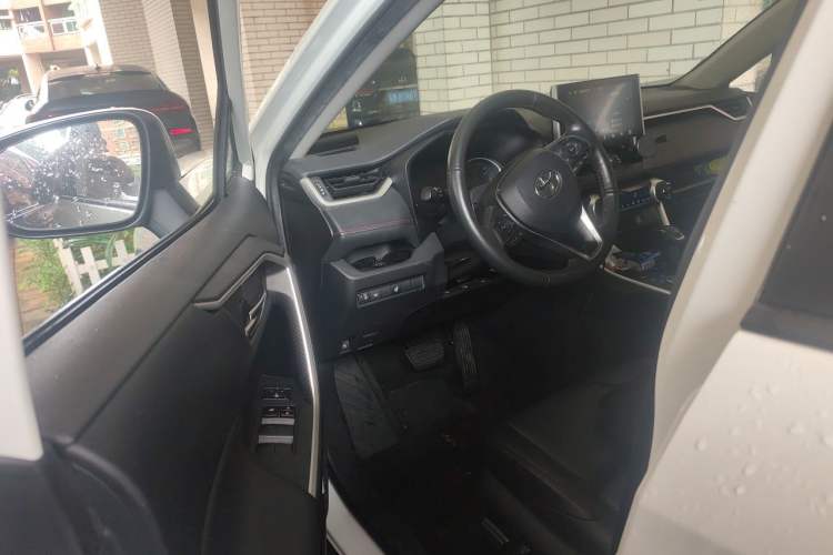 Used Toyota Wildlander New Energy 2021 High-Performance Edition 2.5L Two-Wheel Drive Powerful Version Driver Seat