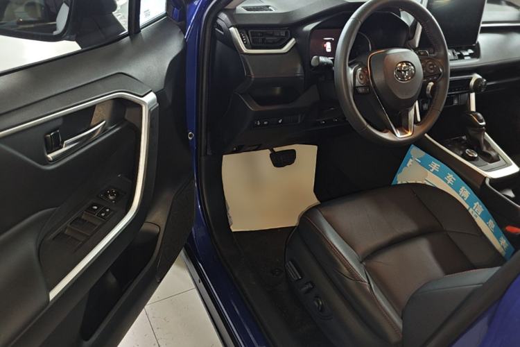 Used Toyota Wildlander New Energy 2021 High-Performance Edition 2.5L Two-Wheel Drive Powerful Version Driver Seat