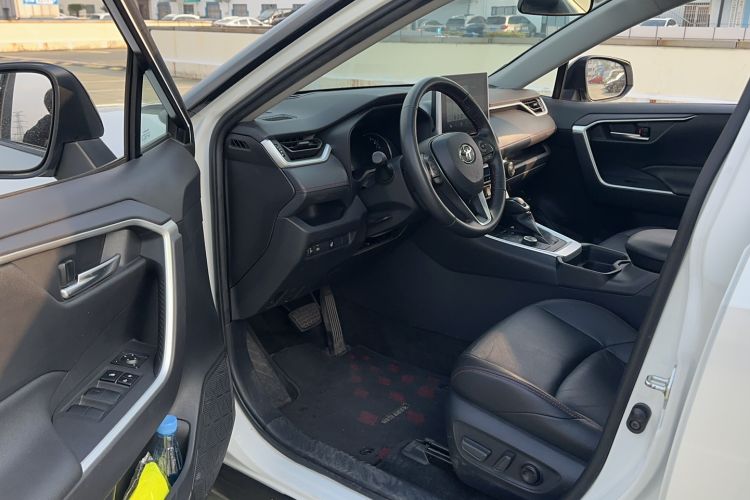 Used Toyota Wildlander New Energy 2021 High-Performance Edition 2.5L Four-Wheel Drive Powerful Version Driver Seat