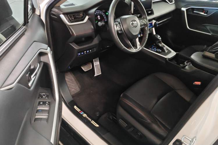 Used Toyota Wildlander New Energy 2021 High-Performance Edition 2.5L Two-Wheel Drive Powerful Version Driver Seat