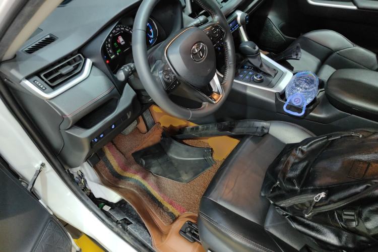 Used Toyota Wildlander New Energy 2021 High-Performance Edition 2.5L Two-Wheel Drive Powerful Version Driver Seat