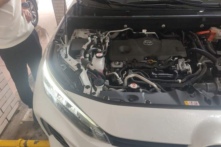 Used Toyota Wildlander New Energy 2021 High-Performance Edition 2.5L Two-Wheel Drive Powerful Version Engine Bay Right