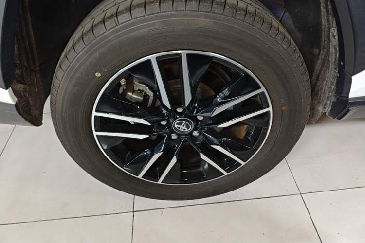 Used Toyota Wildlander New Energy 2021 High-Performance Edition 2.5L Two-Wheel Drive Powerful Version Exterior 5