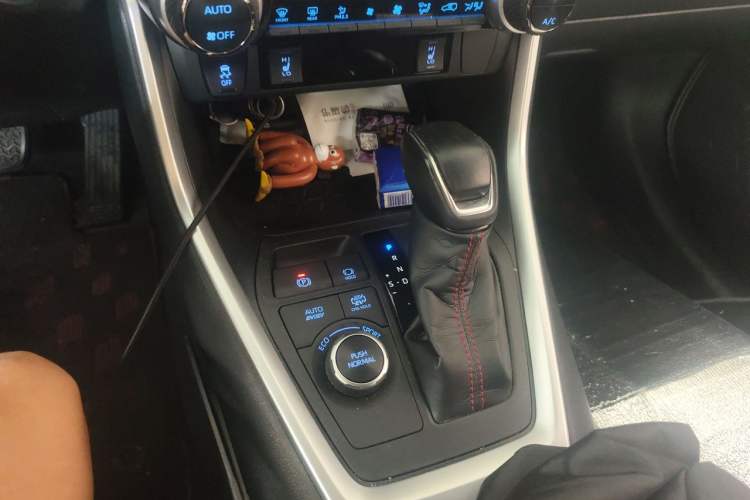Used Toyota Wildlander New Energy 2021 High-Performance Edition 2.5L Two-Wheel Drive Powerful Version Gear Lever