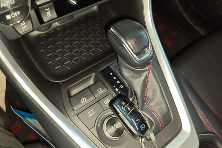 Used Toyota Wildlander New Energy 2021 High-Performance Edition 2.5L Two-Wheel Drive Powerful Version Gear Lever