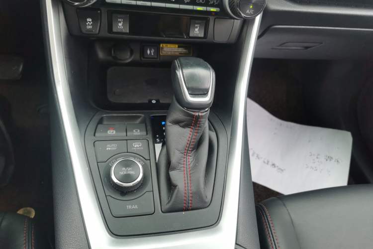 Used Toyota Wildlander New Energy 2021 High-Performance Edition 2.5L Four-Wheel Drive Powerful Version Gear Lever